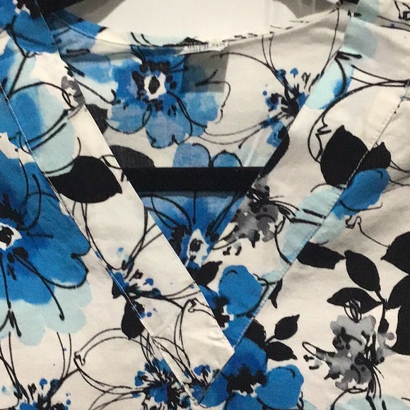 Scrub top - Picture 2 of 6